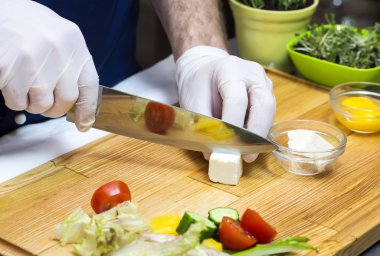 Cook kanepeler hazırlanıyor