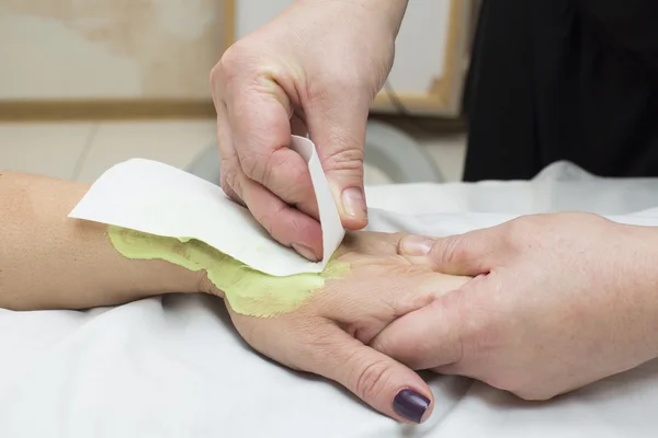 Woman doing depilation — Stock Photo, Image