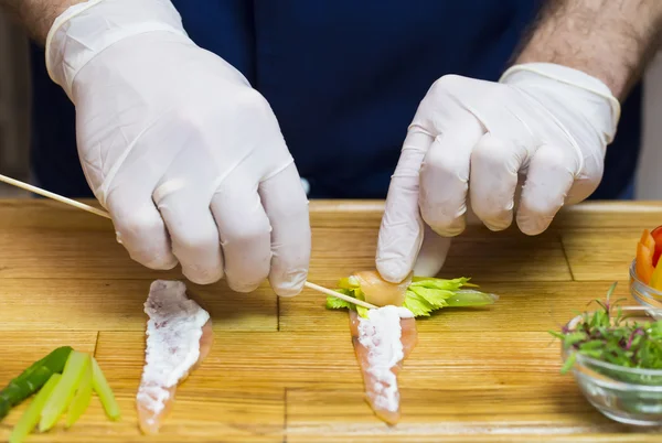 Cook preparing canapes — Stock Photo, Image