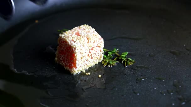 Saumon dans les graines de sésame 