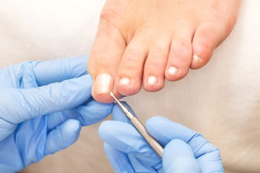 Pedikür kadın için süreci