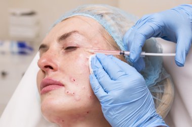 Enjeksiyon ile kozmetik tedavi