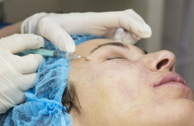 Enjeksiyon ile kozmetik tedavi