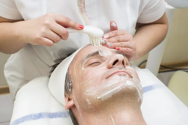 Man in beauty salon — Stock Photo, Image