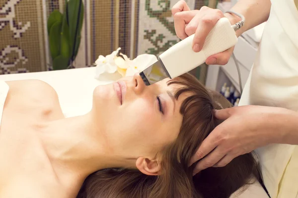 Female massage and facial peels — Stock Photo, Image