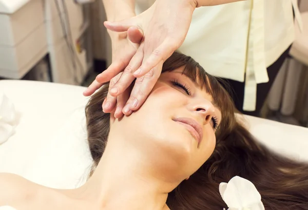 Female massage and facial peels — Stock Photo, Image