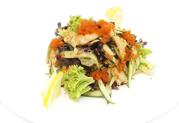 Salada com camarões e caviar — Fotografia de Stock