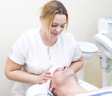 Erkekte Güzellik Salonu