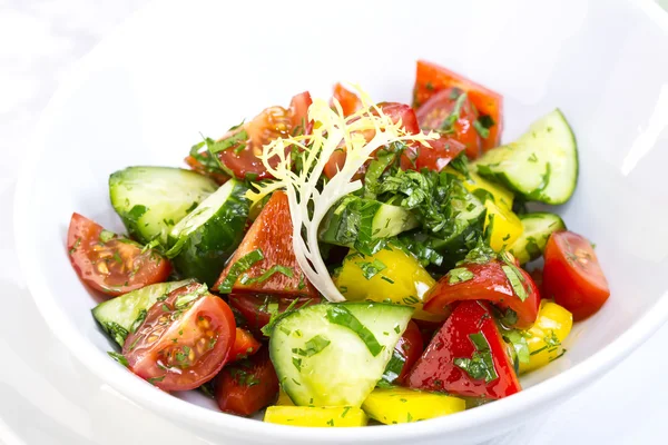 Vegetable salad with sunflower oil — Stock Photo, Image