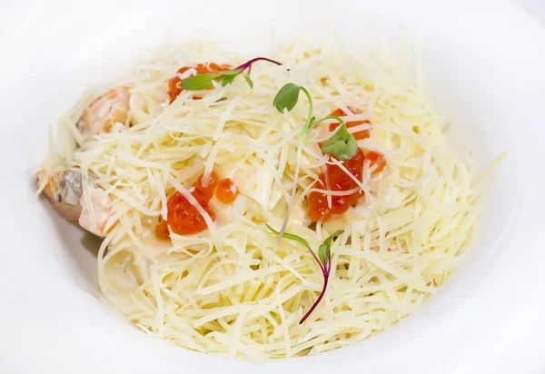 Spaghetti mit grünen Eiern — Stockfoto