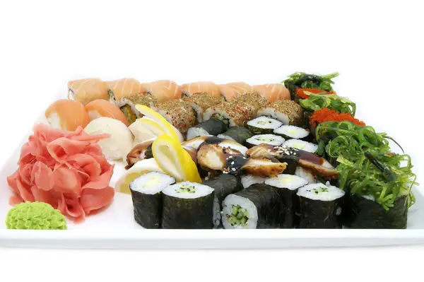 Leckere Sushi-Brötchen Set — Stockfoto