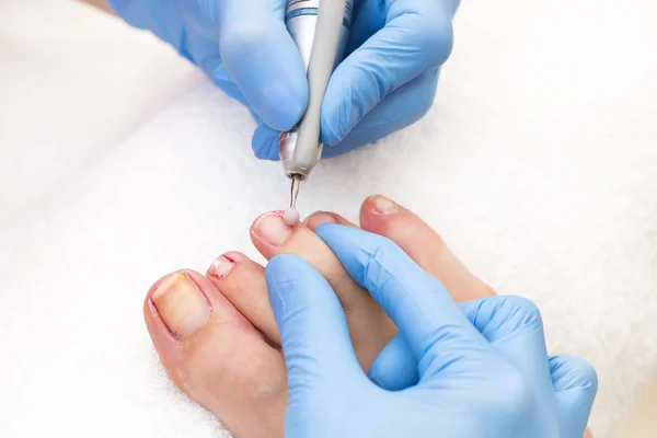 Processo de pedicure close up — Fotografia de Stock