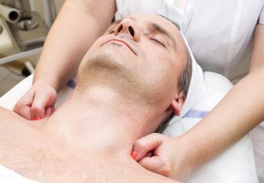 Erkekte Güzellik Salonu