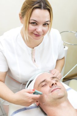 Erkekte Güzellik Salonu