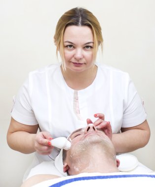 Erkekte Güzellik Salonu