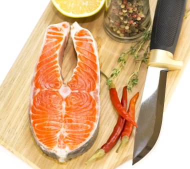 Limonlu Çiğ somon steak