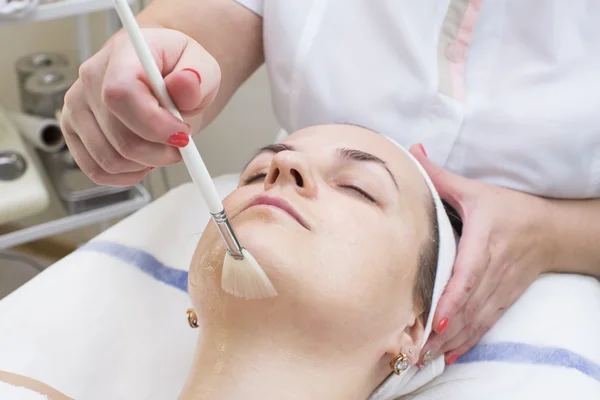 Woman at salon during massage — Stock Photo, Image