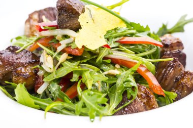 tavşan karaciğer salata