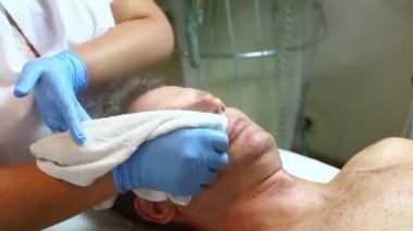 Erkekte Güzellik Salonu