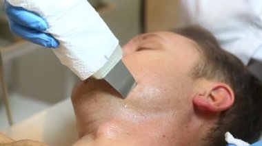 Erkekte Güzellik Salonu