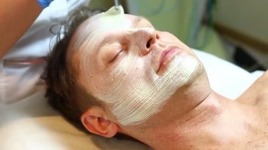 Erkekte Güzellik Salonu