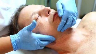 Erkekte Güzellik Salonu