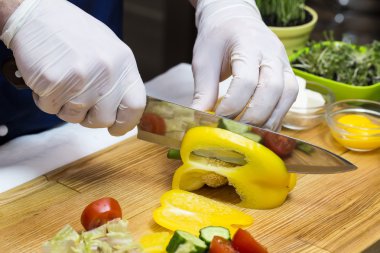 Cook kanepeler hazırlanıyor