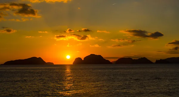 Piękny zachód słońca w Filipiny — Zdjęcie stockowe