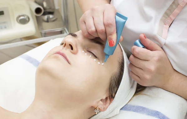 Massage and facial peels — Stock Photo, Image