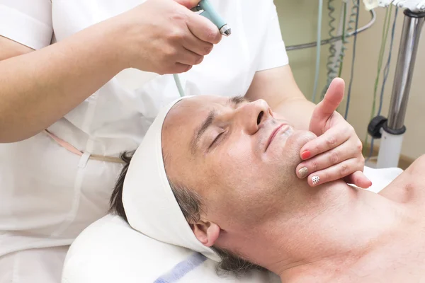 Man during massage treatment — Stock Photo, Image