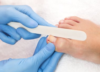 Pedikür kadın için süreci