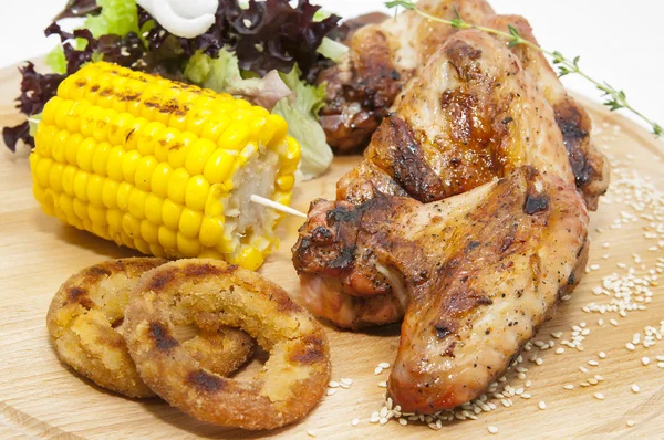 Alitas de pollo a la parrilla — Foto de Stock