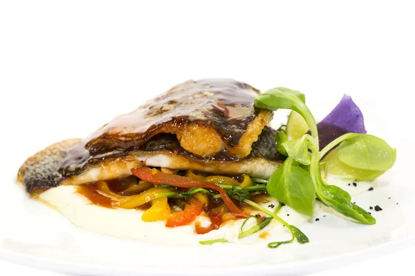 Baked fish with vegetables — Stock Photo, Image