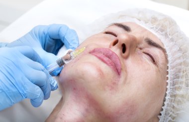 Enjeksiyon ile kozmetik tedavi