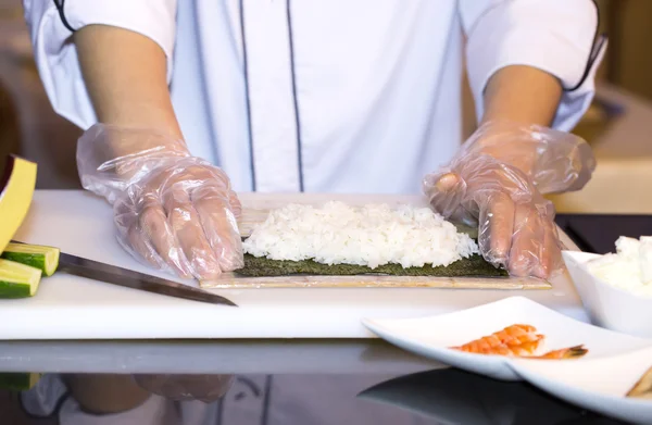 일본 요리사는 식사 준비 — 스톡 사진