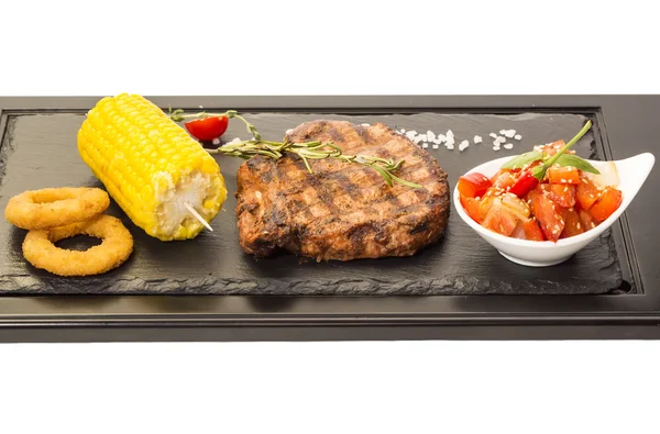 Filete a la parrilla con salsa y — Foto de Stock