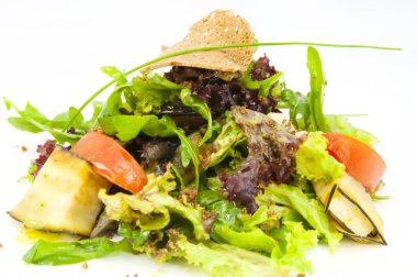 sebze salatası ve peynir