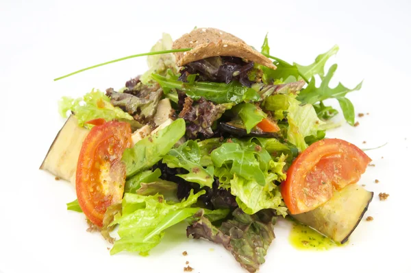 Plantaardige salade en kaas — Stockfoto