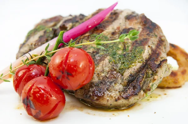 Filete a la parrilla con salsa — Foto de Stock