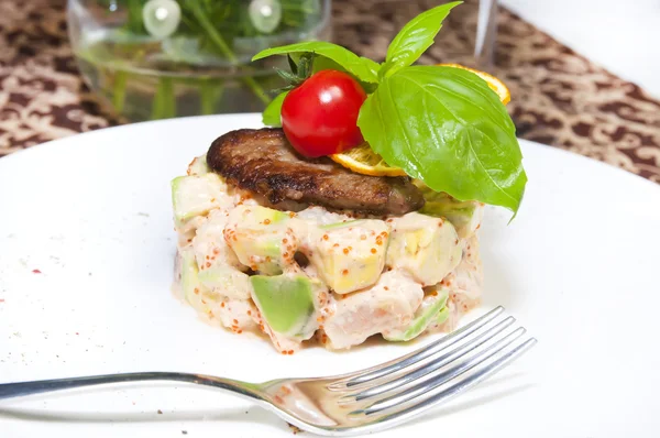 Meeresfrüchte-Salat auf dem Tisch — Stockfoto