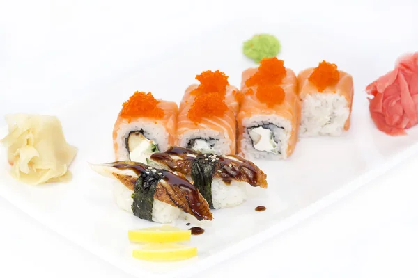 Köstliches Meeresfrüchte-Sushi — Stockfoto