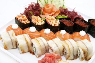 sushi lezzetli deniz ürünleri