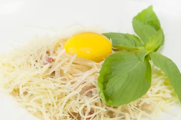 Spaghetti with cheese and egg — Stock Photo, Image