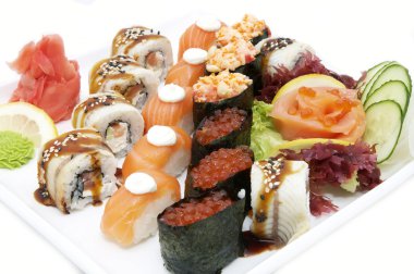 sushi lezzetli deniz ürünleri