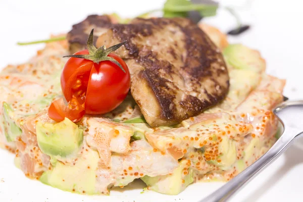 Salad and fish — Stock Photo, Image