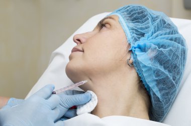 Enjeksiyon ile kozmetik tedavi