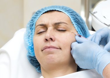 Enjeksiyon ile kozmetik tedavi