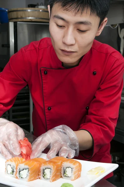 Japanse chef-kok een maaltijd bereiden — Stockfoto
