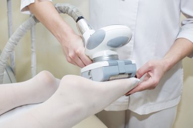 Klinikte sürecinde kadındır 