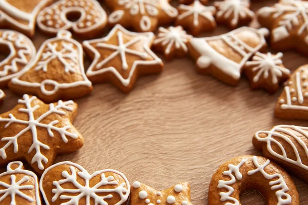 Homemade christmas cookies on wooden table — Stock Photo, Image